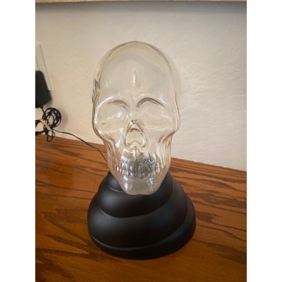 Vintage Glass Plasma Skull - Picture 2 of 8
